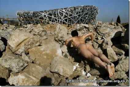 雷死人不偿命：鸟巢旁边裸体俯卧撑