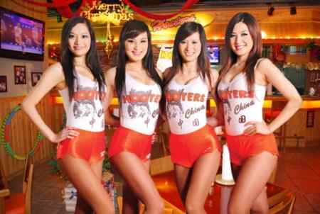 【视频】成都猫头鹰餐厅Hooters Chengdu：Makes you happy