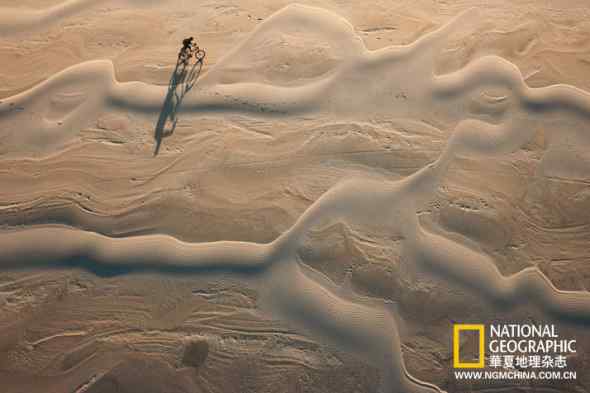 巴西热带“沙漠”中的河流和“海洋”