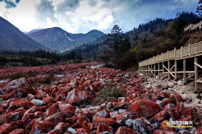神奇的“红石滩”