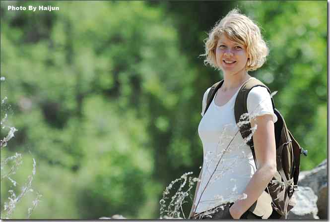  点击图片或使用键盘← →翻页