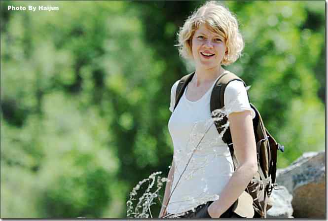  点击图片或使用键盘← →翻页