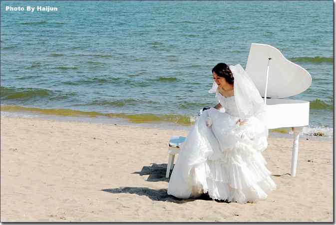  点击图片或使用键盘← →翻页