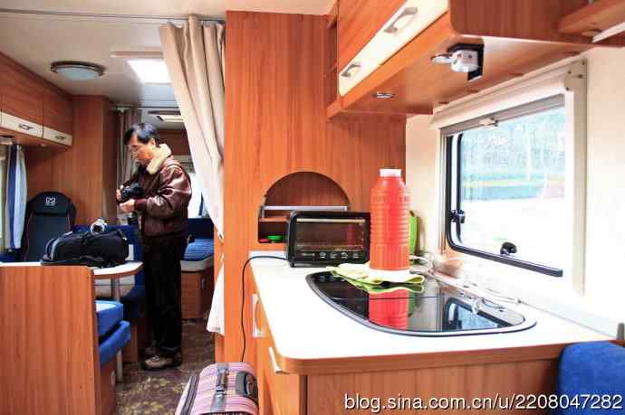 153.新年好开端新鸟---杂色山雀、房车